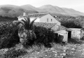 Una casa de Lleus i al fons a l’esquerra el començament de la Trampa.